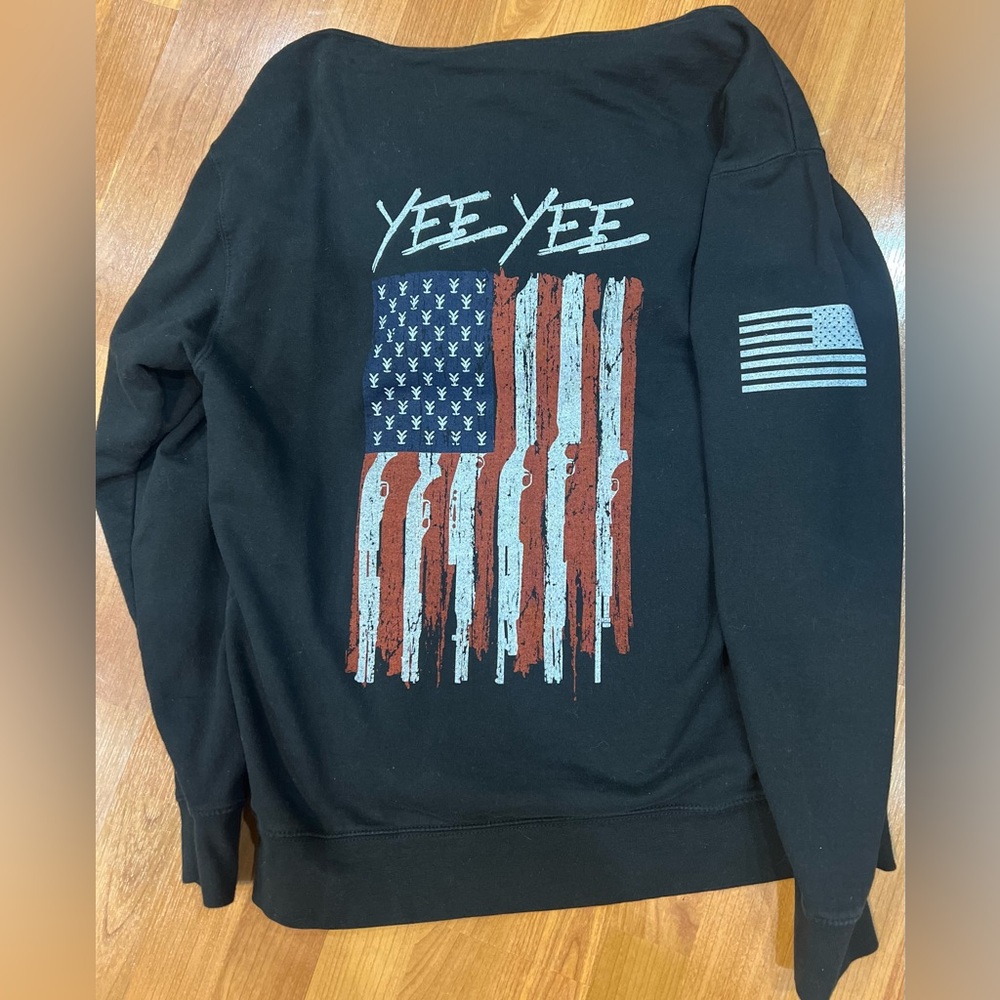 YEEYEE sweatshirt